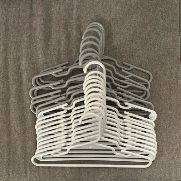 Pack of 20 kids hangers - Picture 1 of 1
